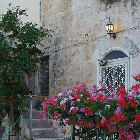 Mi'Ilya Chocolate House Guest House Exterior photo