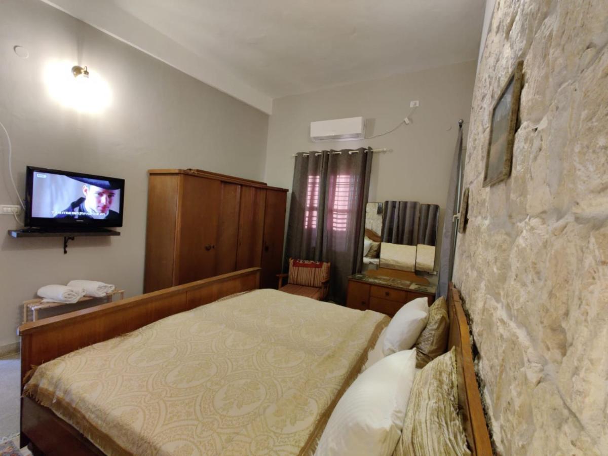 Mi'Ilya Chocolate House Guest House Exterior photo