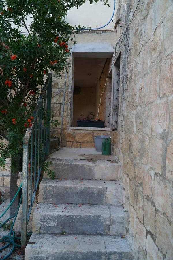 Mi'Ilya Chocolate House Guest House Exterior photo